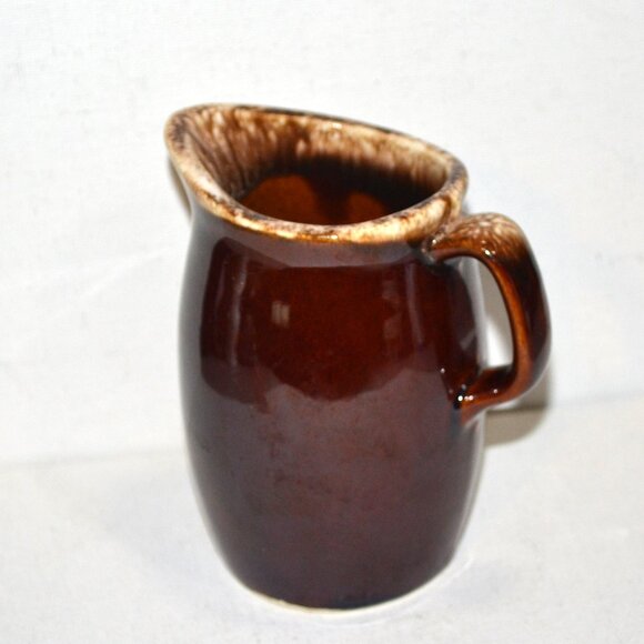 Two Pieces Of Vintage Hull Pottery Brown White Cheese Shaker Creamer - Picture 7 of 12